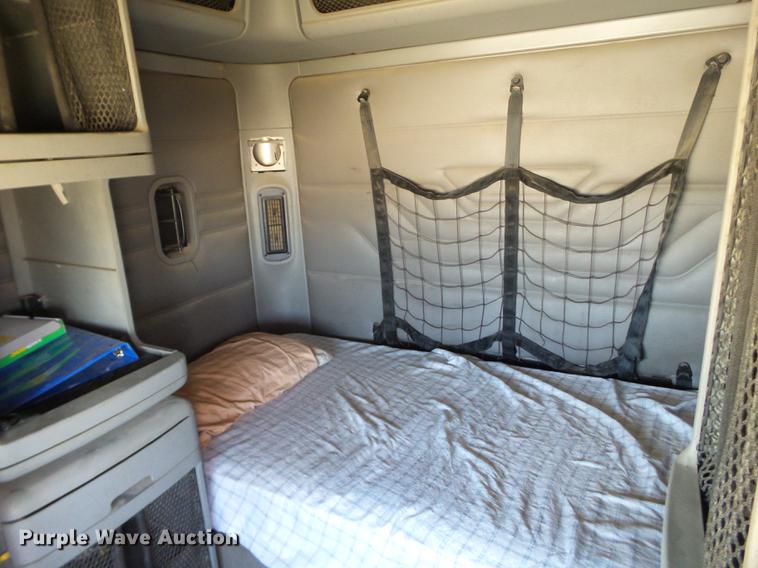 image for item EN9580 2003 Freightliner Century Class semi truck