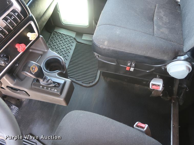 image for item EP9346 2010 Kenworth T660 semi truck