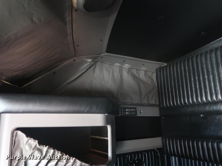 image for item EP9346 2010 Kenworth T660 semi truck