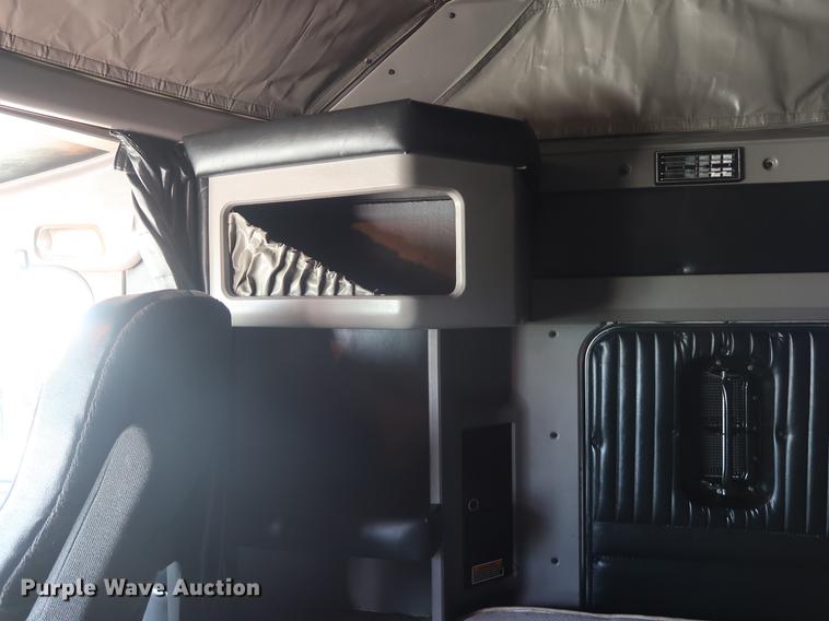 image for item EP9346 2010 Kenworth T660 semi truck