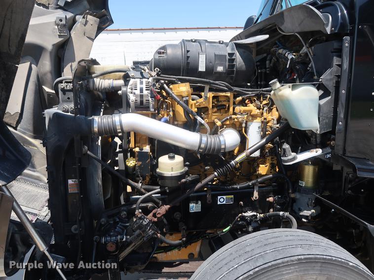 image for item EP9346 2010 Kenworth T660 semi truck