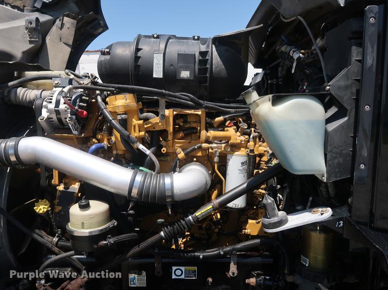 image for item EP9346 2010 Kenworth T660 semi truck