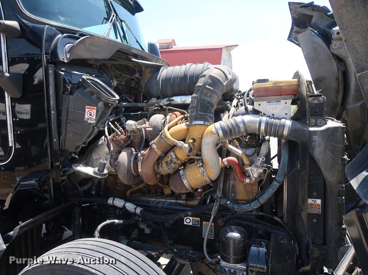 image for item EP9346 2010 Kenworth T660 semi truck