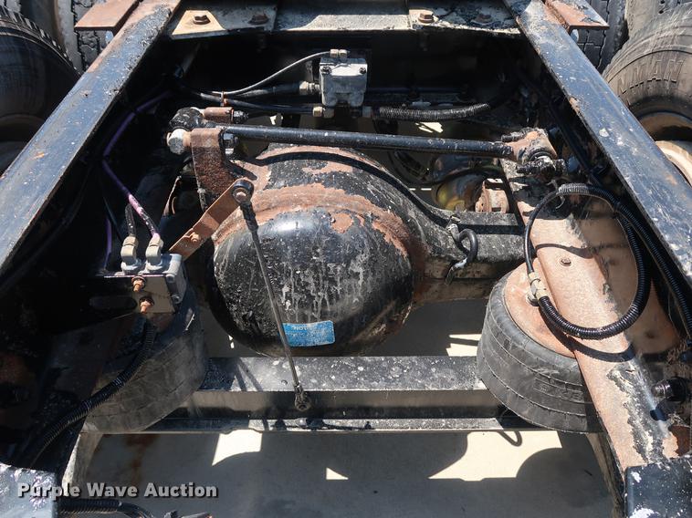 image for item EP9346 2010 Kenworth T660 semi truck