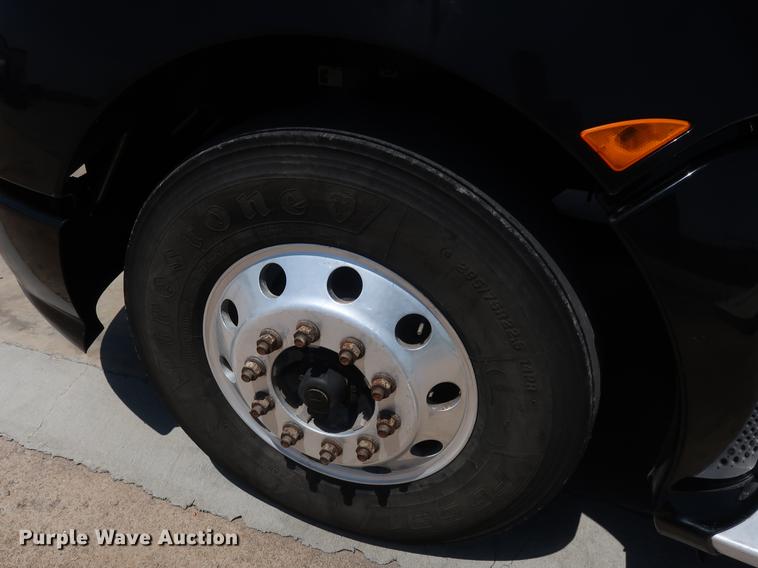 image for item EP9346 2010 Kenworth T660 semi truck