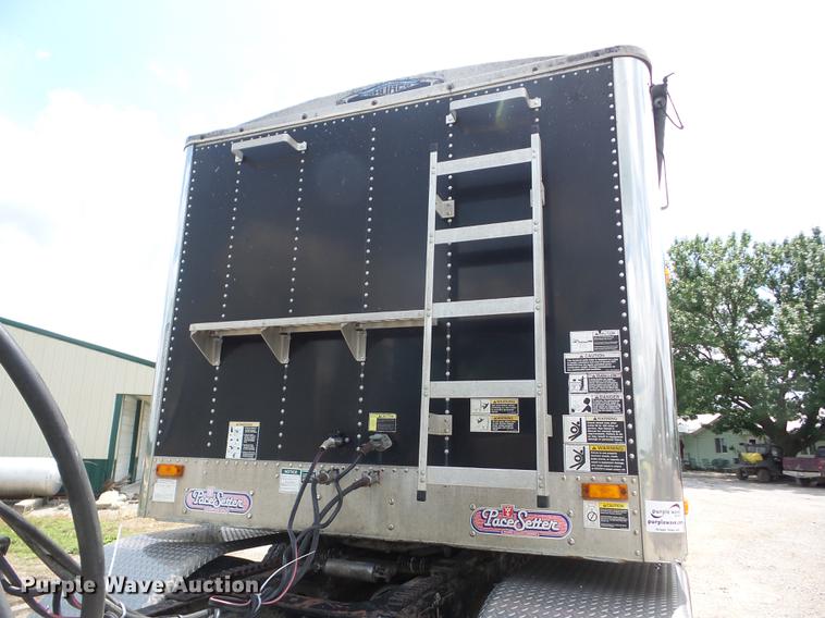 image for item J8506 1999 Wilson DWH-400B Pace Setter double hopper bottom grain trailer