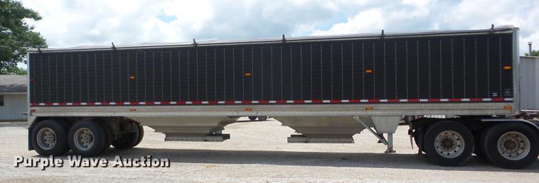image for item J8506 1999 Wilson DWH-400B Pace Setter double hopper bottom grain trailer