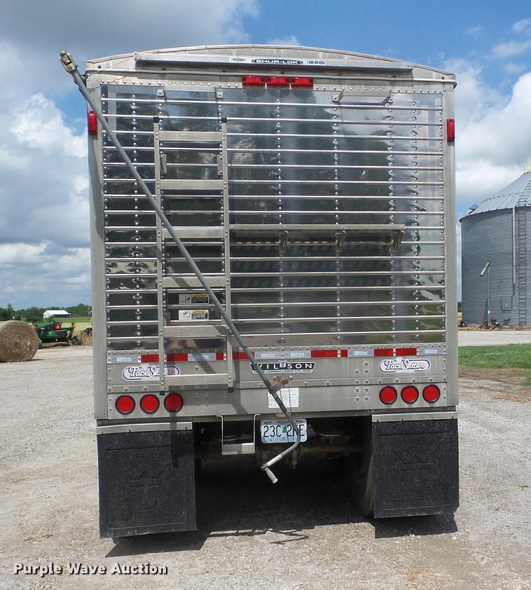 image for item J8506 1999 Wilson DWH-400B Pace Setter double hopper bottom grain trailer