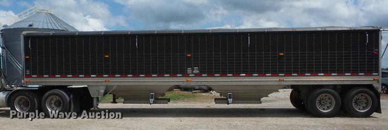 image for item J8506 1999 Wilson DWH-400B Pace Setter double hopper bottom grain trailer