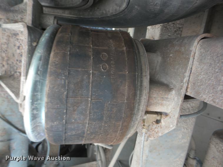 image for item J8506 1999 Wilson DWH-400B Pace Setter double hopper bottom grain trailer