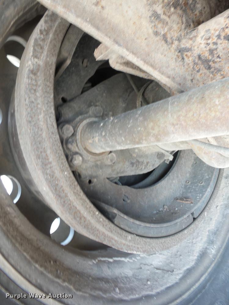 image for item J8506 1999 Wilson DWH-400B Pace Setter double hopper bottom grain trailer