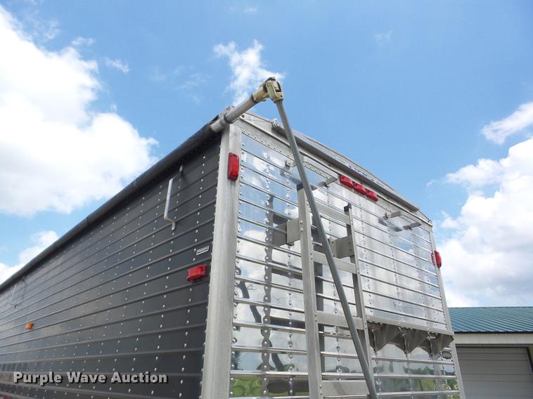 image for item J8506 1999 Wilson DWH-400B Pace Setter double hopper bottom grain trailer