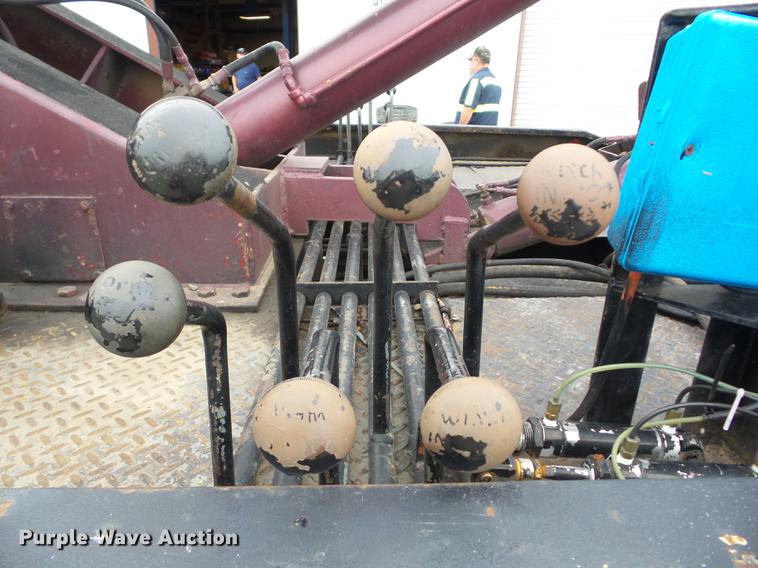 image for item J8512 1994 Freightliner FLD120 tow truck