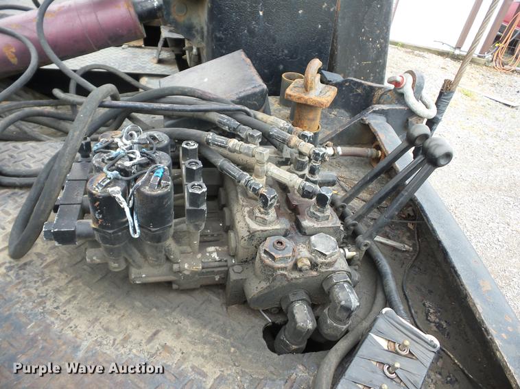 image for item J8512 1994 Freightliner FLD120 tow truck