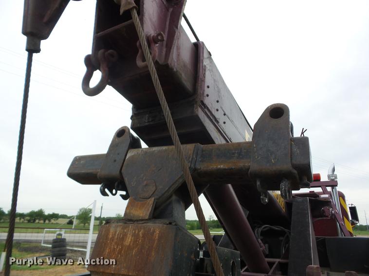 image for item J8512 1994 Freightliner FLD120 tow truck