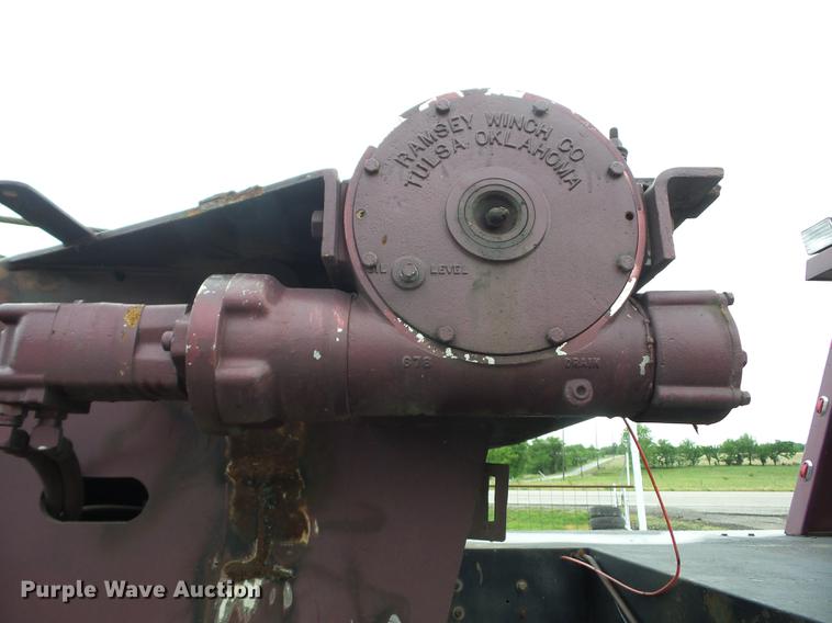 image for item J8512 1994 Freightliner FLD120 tow truck