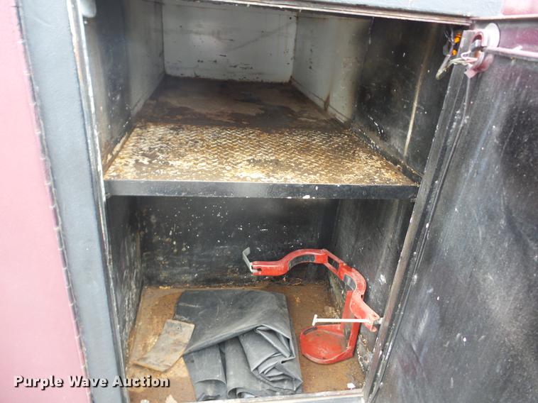 image for item J8512 1994 Freightliner FLD120 tow truck