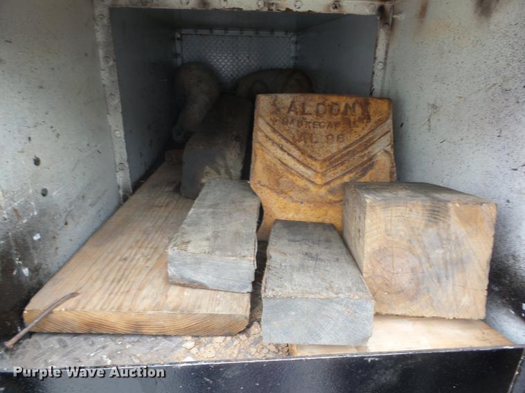 image for item J8512 1994 Freightliner FLD120 tow truck