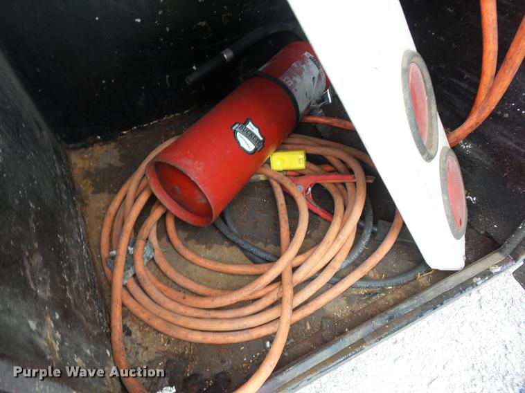 image for item J8512 1994 Freightliner FLD120 tow truck