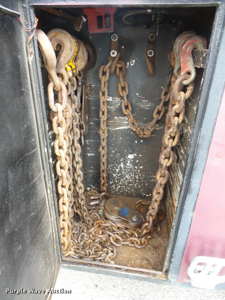 image for item J8512 1994 Freightliner FLD120 tow truck