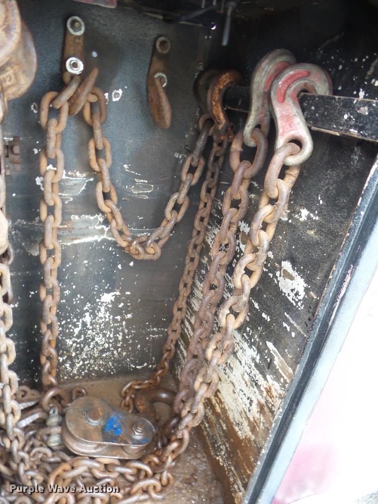 image for item J8512 1994 Freightliner FLD120 tow truck