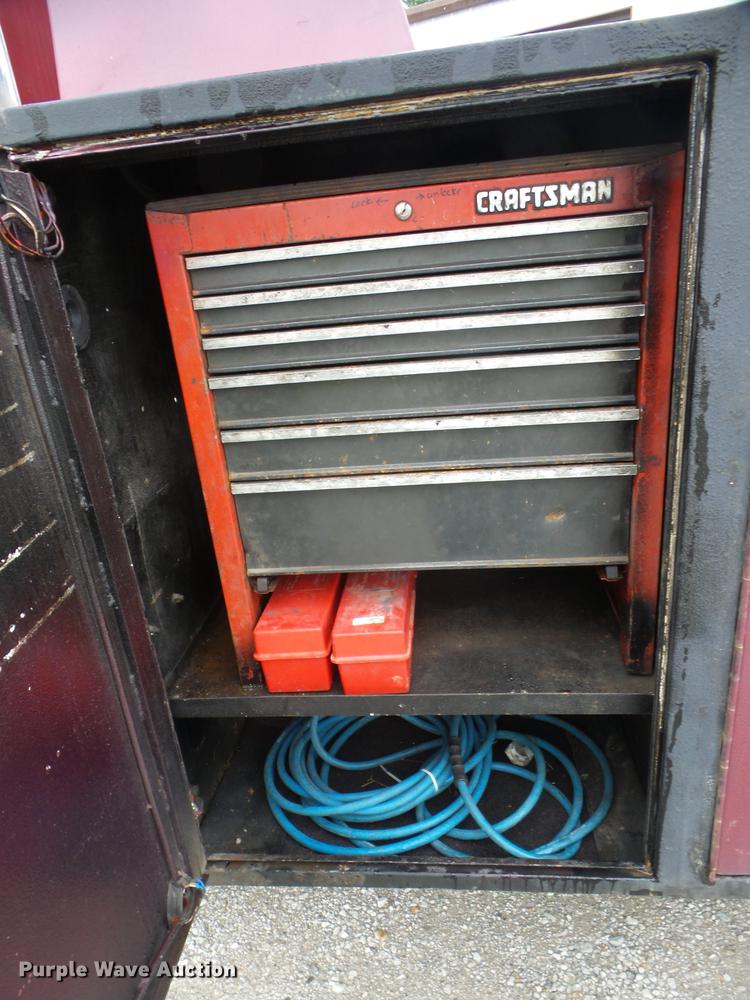 image for item J8512 1994 Freightliner FLD120 tow truck