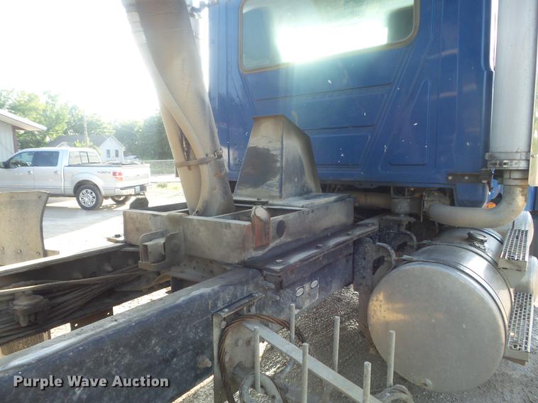 image for item DC7251 2007 Mack CV713 dump truck