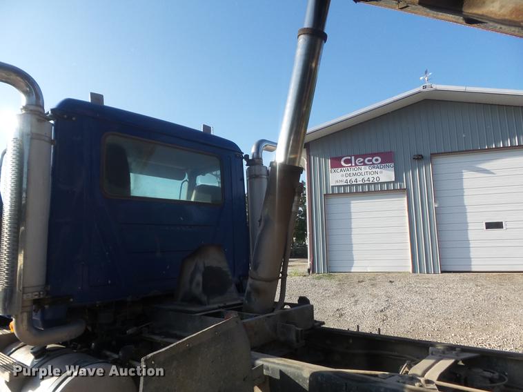 image for item DC7251 2007 Mack CV713 dump truck