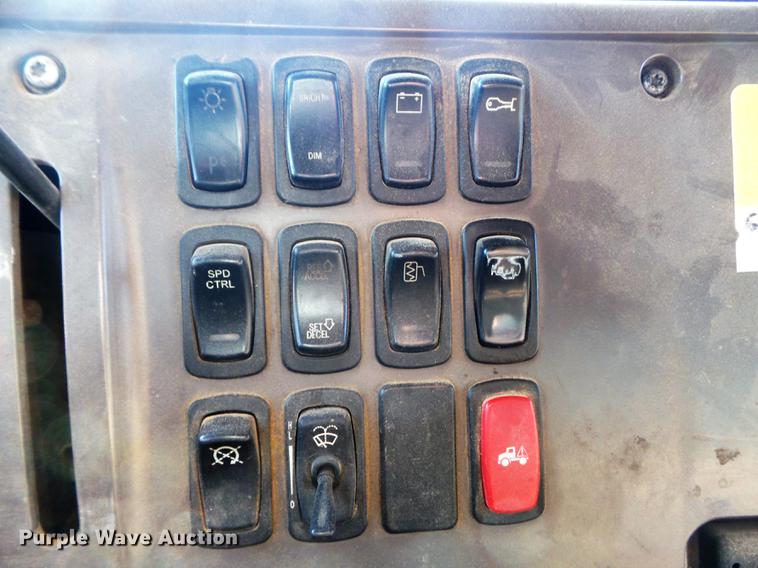 image for item DC7251 2007 Mack CV713 dump truck