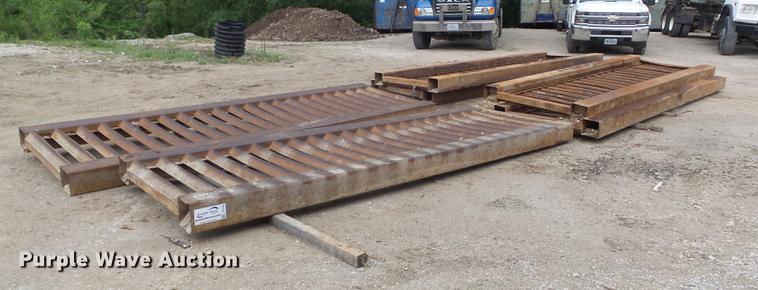 image for item DC7252 (3) sets of tire cleaning grates