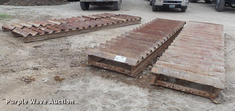 image for item DC7254 (2) sets of tire cleaning grates