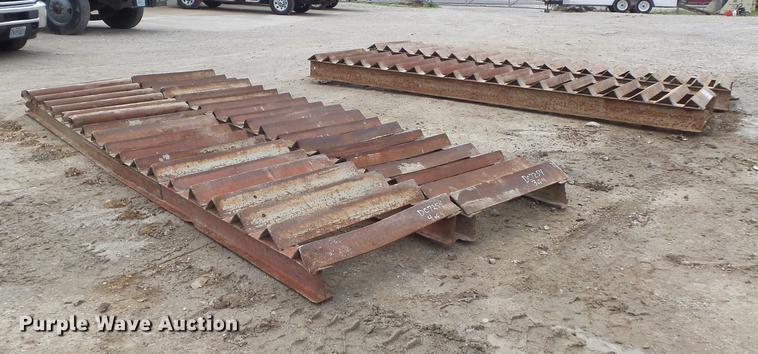 image for item DC7254 (2) sets of tire cleaning grates