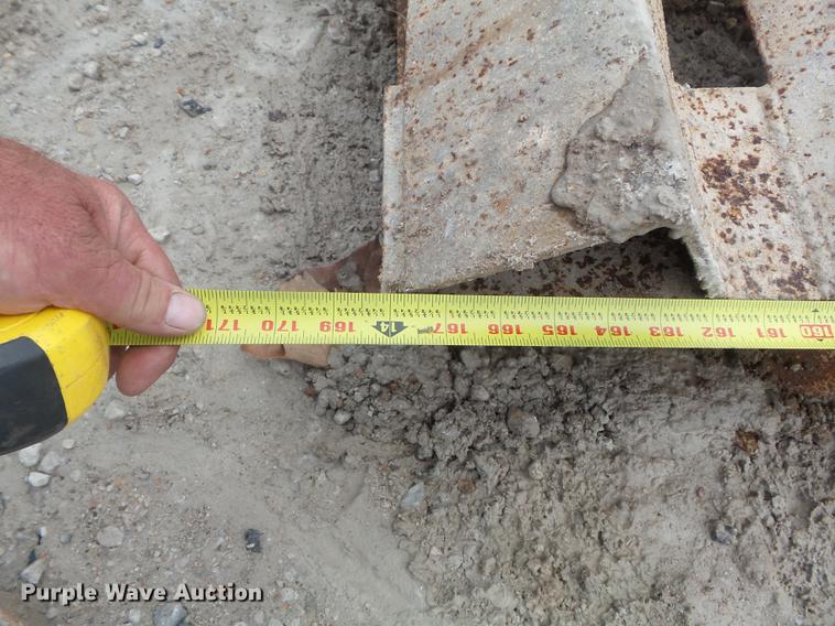 image for item DC7254 (2) sets of tire cleaning grates