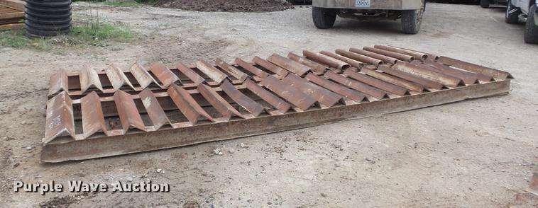 image for item DC7254 (2) sets of tire cleaning grates