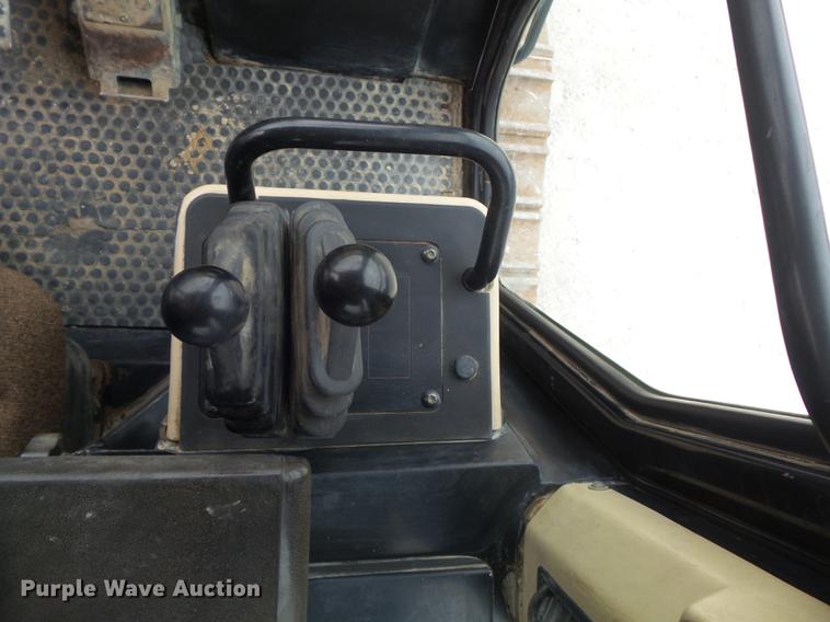 image for item DC7259 2001 Caterpillar 963C track loader