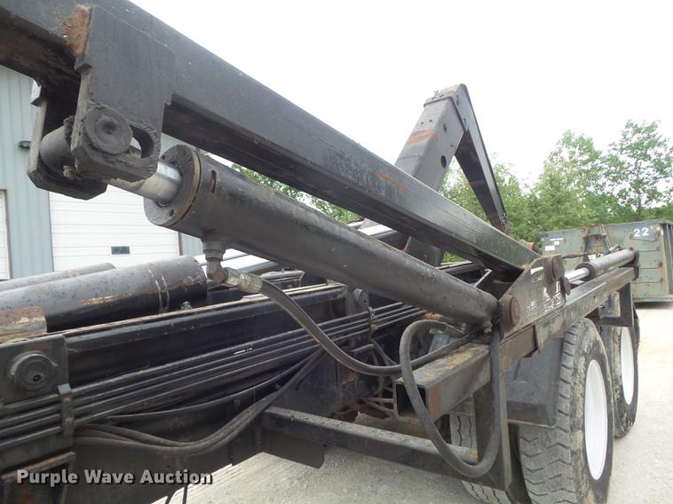 image for item DC7269 1999 Mack DM690S hooklift truck