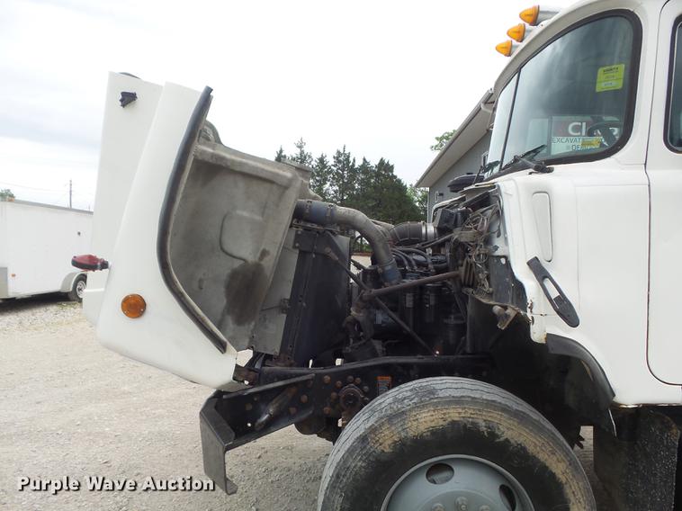 image for item DC7269 1999 Mack DM690S hooklift truck