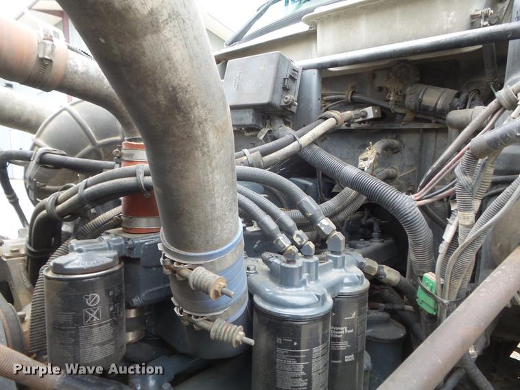 image for item DC7269 1999 Mack DM690S hooklift truck