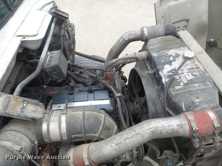 image for item DC7269 1999 Mack DM690S hooklift truck