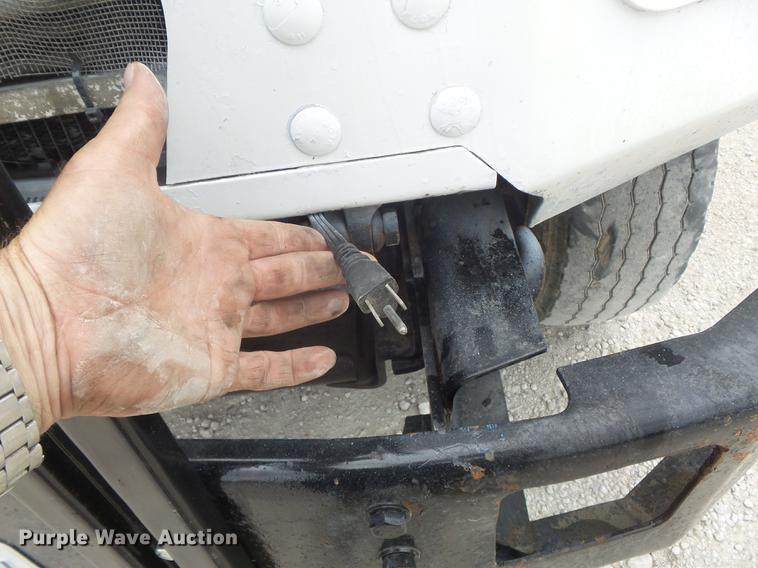 image for item DC7269 1999 Mack DM690S hooklift truck