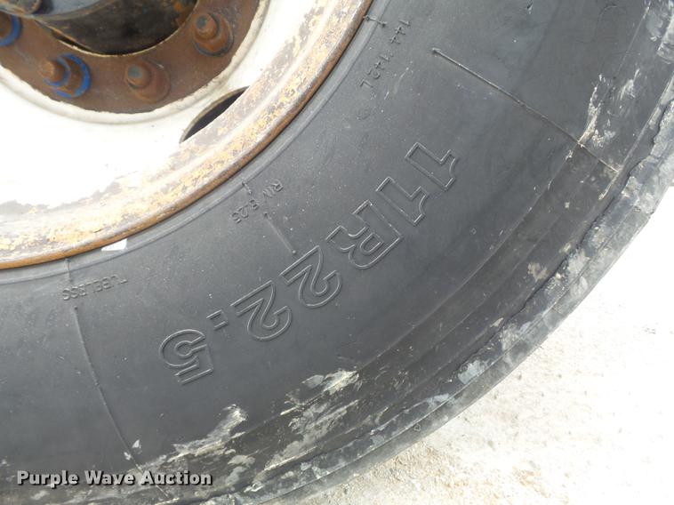 image for item DC7269 1999 Mack DM690S hooklift truck