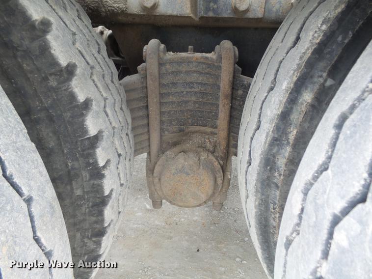 image for item DC7269 1999 Mack DM690S hooklift truck