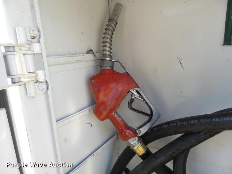 image for item DC7275 2006 Chevrolet Silverado 2500HD utility bed pickup truck