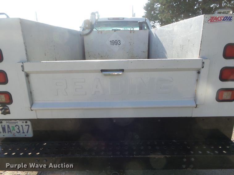 image for item DC7275 2006 Chevrolet Silverado 2500HD utility bed pickup truck