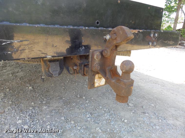 image for item DC7275 2006 Chevrolet Silverado 2500HD utility bed pickup truck