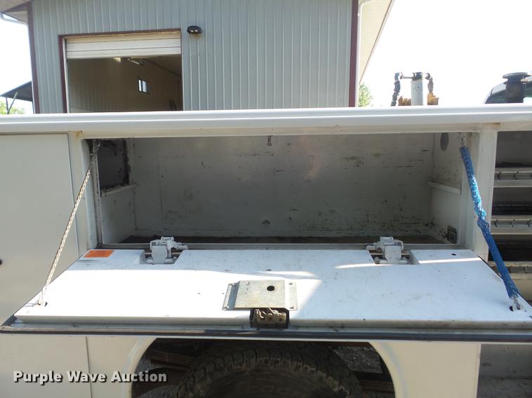 image for item DC7275 2006 Chevrolet Silverado 2500HD utility bed pickup truck