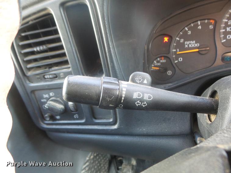 image for item DC7275 2006 Chevrolet Silverado 2500HD utility bed pickup truck