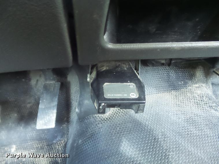 image for item DC7275 2006 Chevrolet Silverado 2500HD utility bed pickup truck