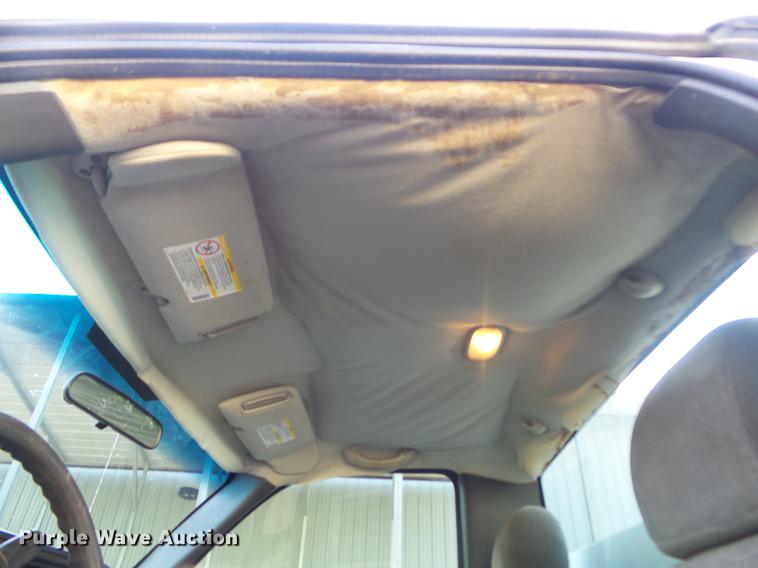 image for item DC7275 2006 Chevrolet Silverado 2500HD utility bed pickup truck