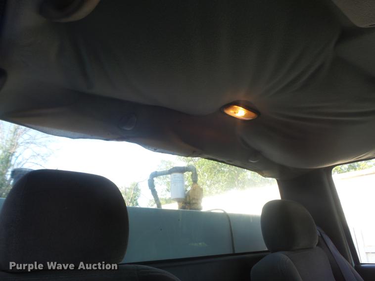 image for item DC7275 2006 Chevrolet Silverado 2500HD utility bed pickup truck